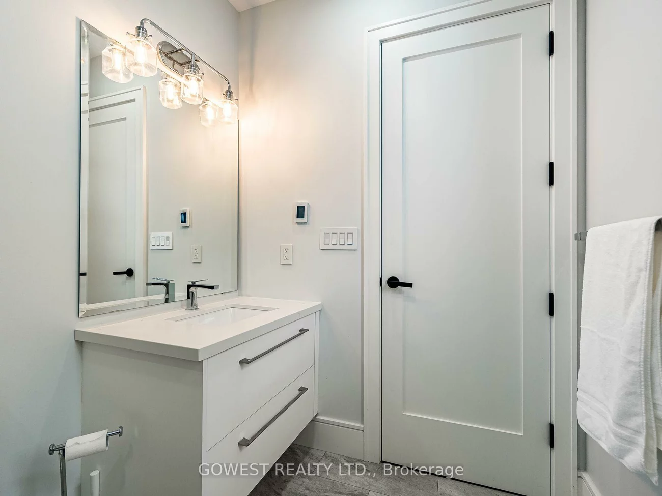 402, Niar, Mineola, Mississauga