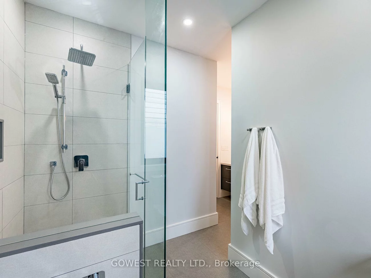 402, Niar, Mineola, Mississauga