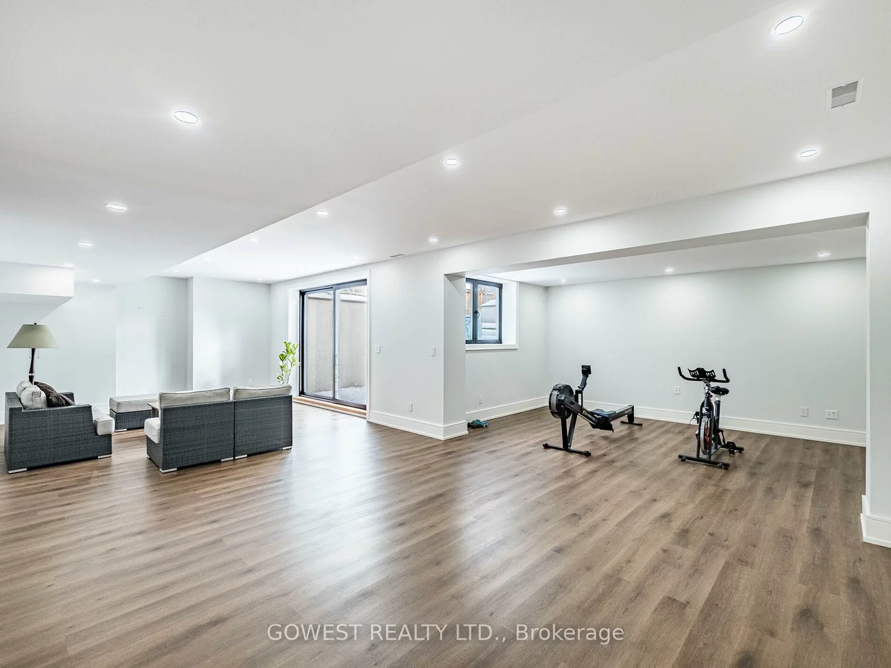 402, Niar, Mineola, Mississauga