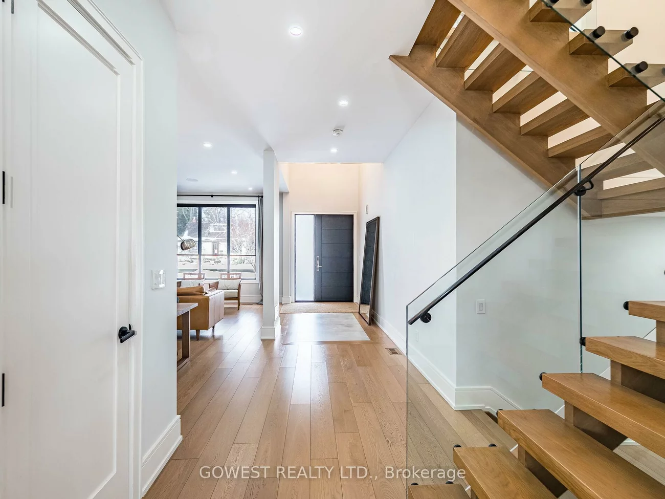 402, Niar, Mineola, Mississauga