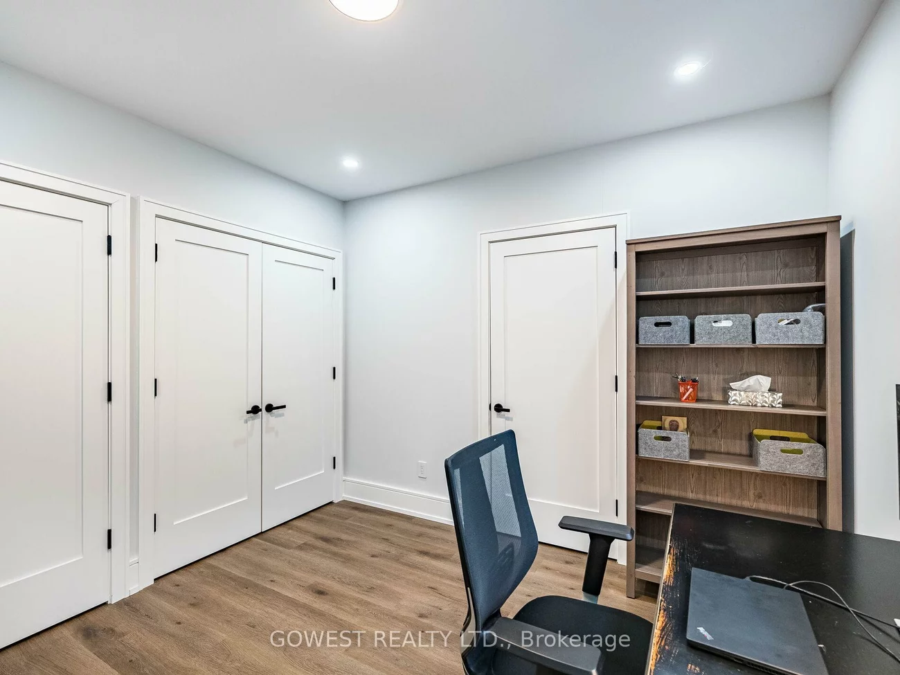 402, Niar, Mineola, Mississauga