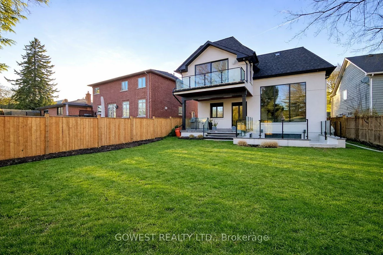 402, Niar, Mineola, Mississauga