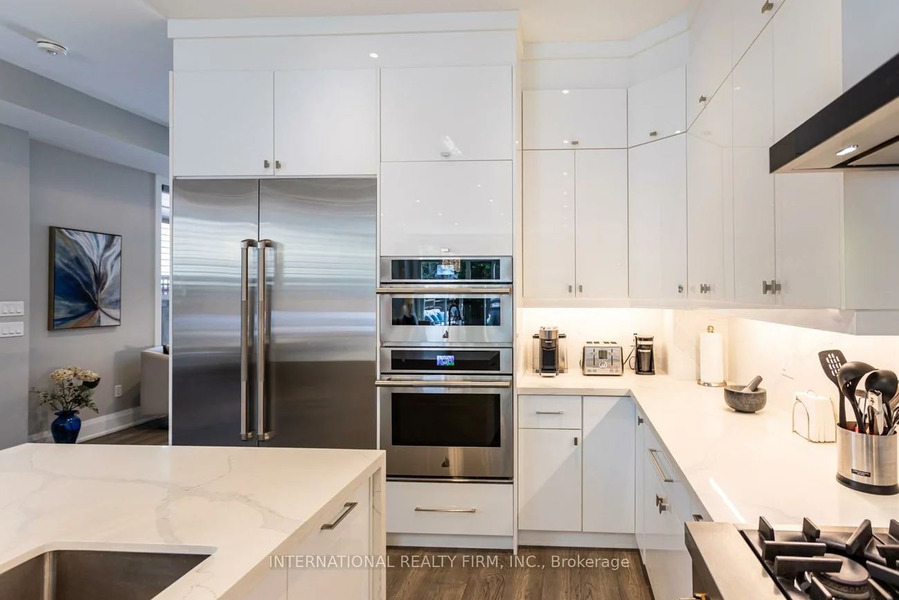 36B, PINE, Port Credit, Mississauga