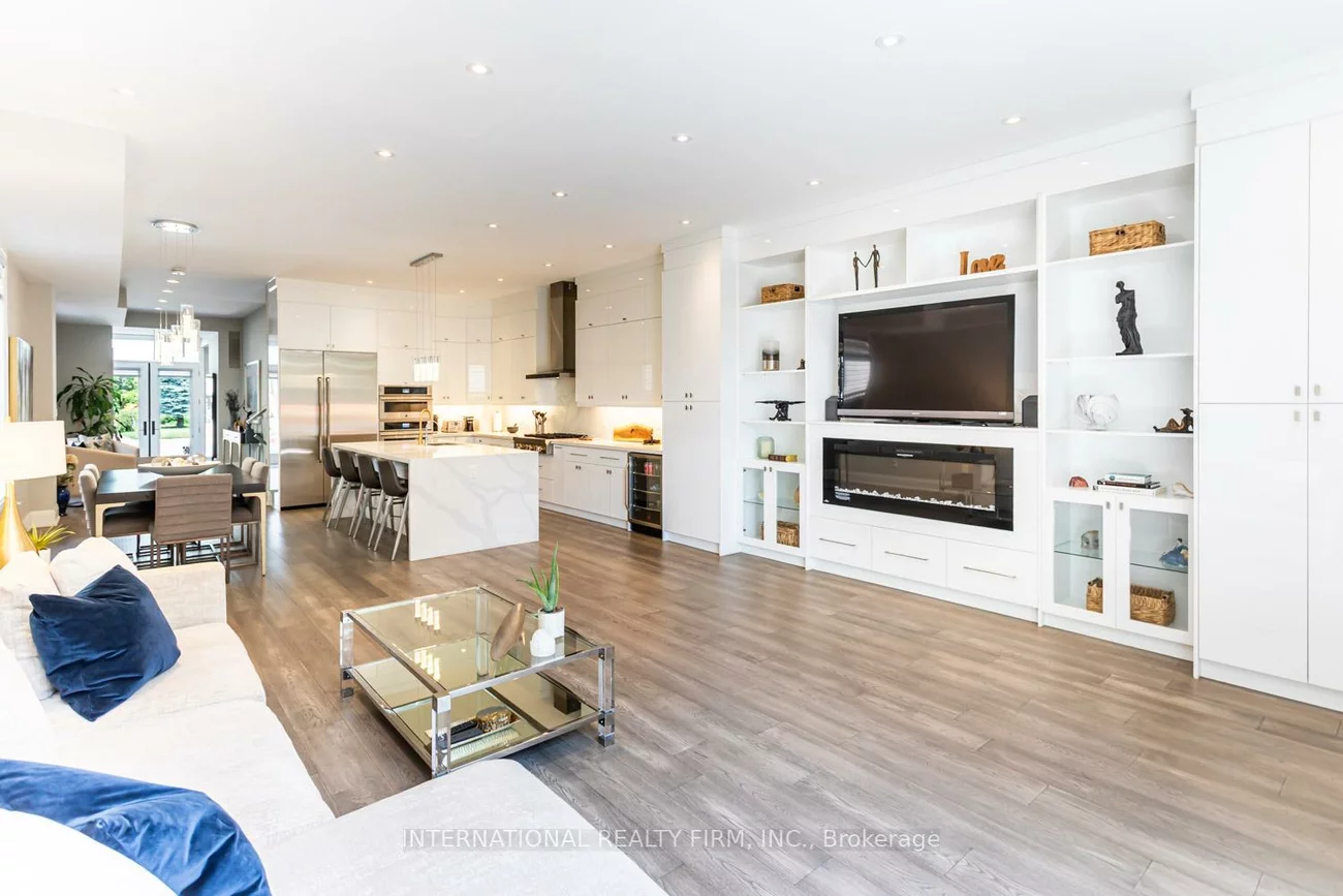 36B, PINE, Port Credit, Mississauga