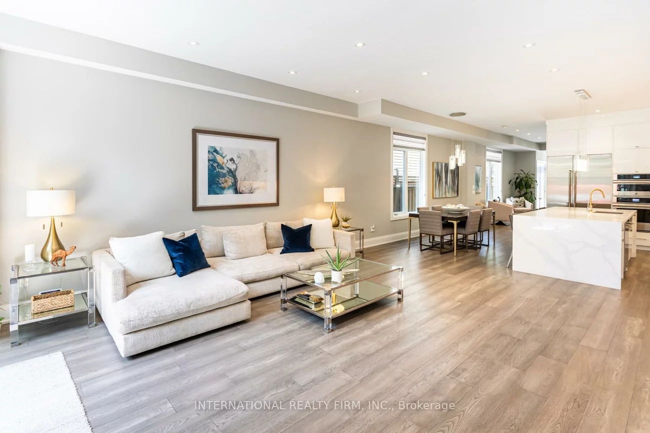 36B, PINE, Port Credit, Mississauga