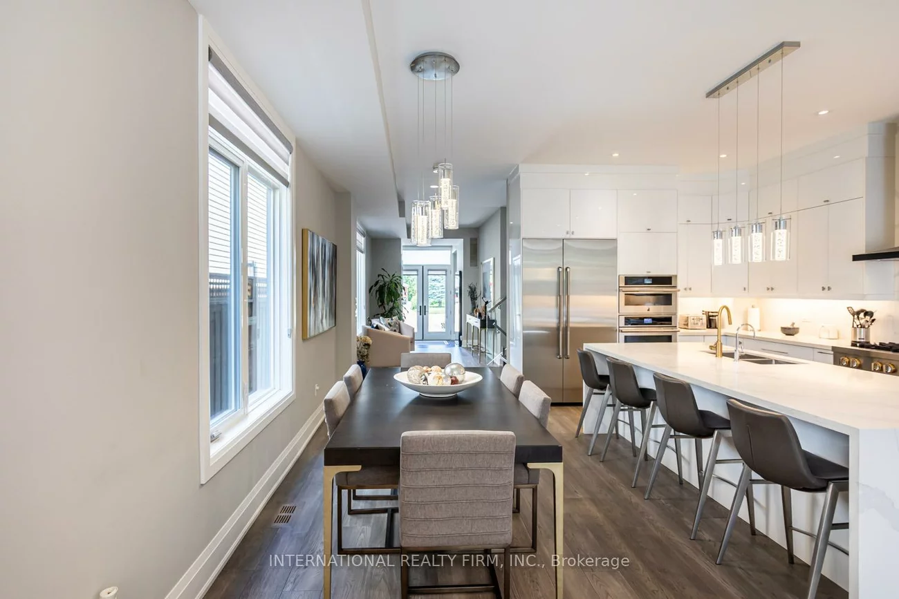 36B, PINE, Port Credit, Mississauga