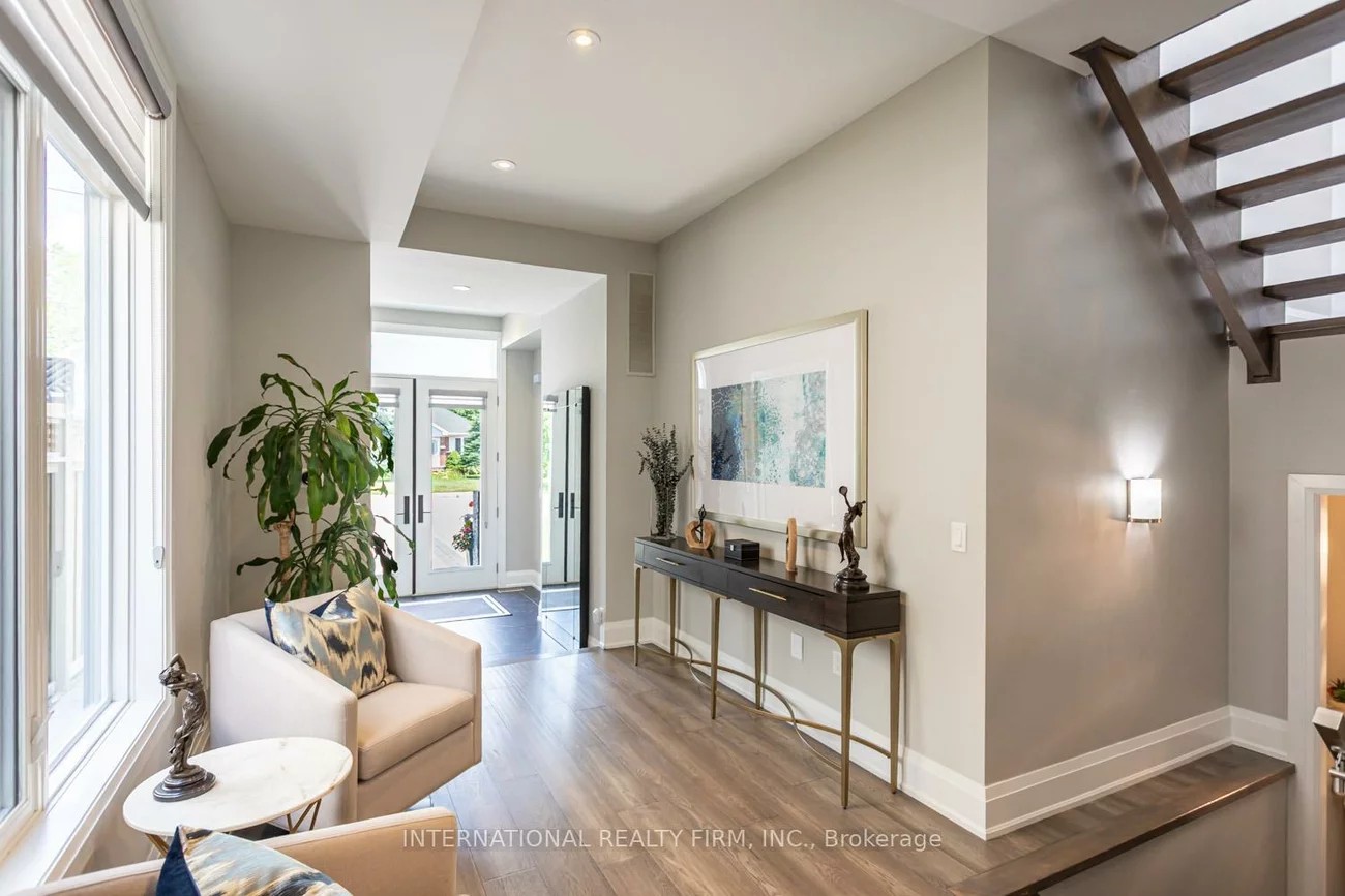 36B, PINE, Port Credit, Mississauga