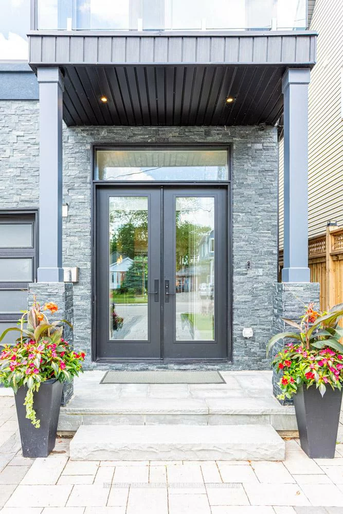 36B, PINE, Port Credit, Mississauga