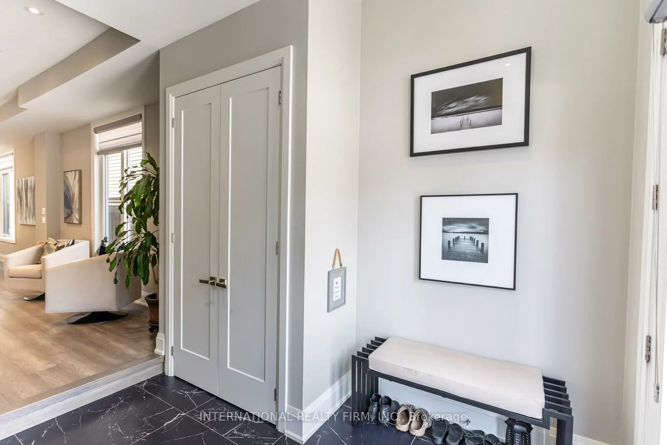 36B, PINE, Port Credit, Mississauga