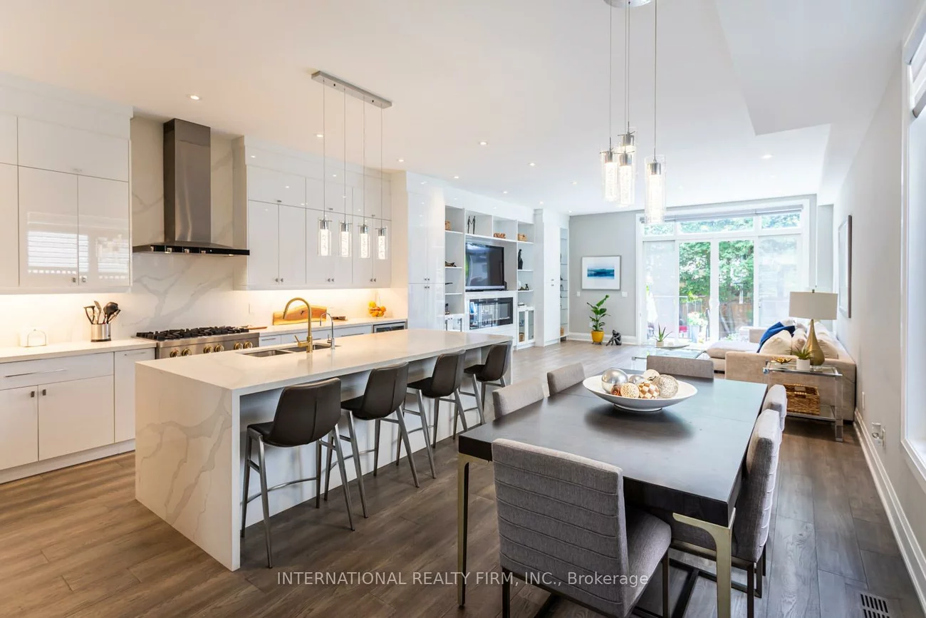 36B, PINE, Port Credit, Mississauga