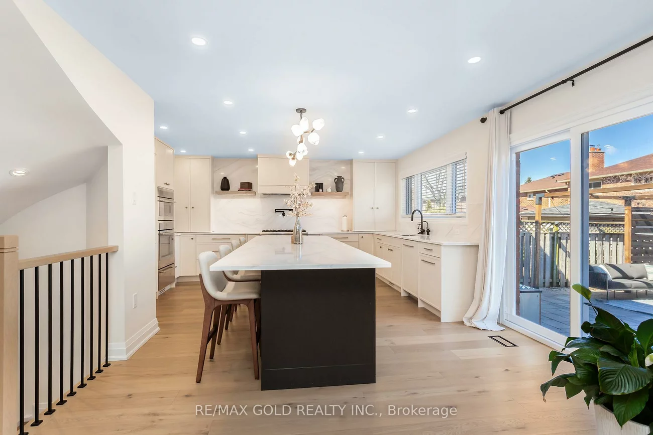 3243, Dovetail, Erin Mills, Mississauga