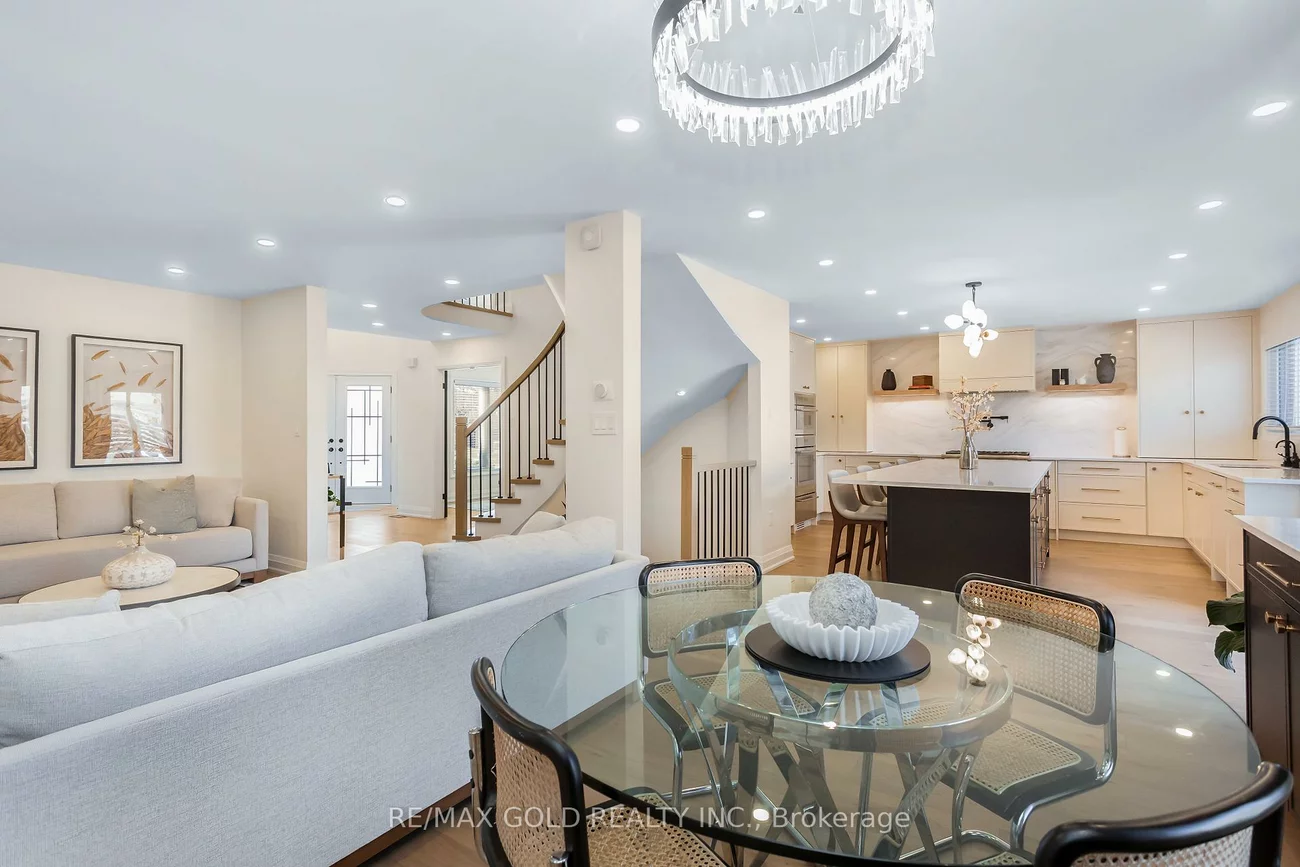 3243, Dovetail, Erin Mills, Mississauga