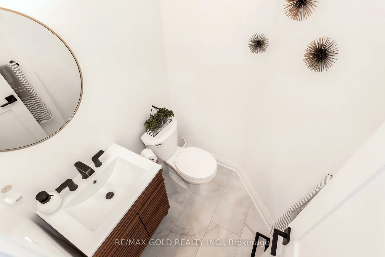 3243, Dovetail, Erin Mills, Mississauga