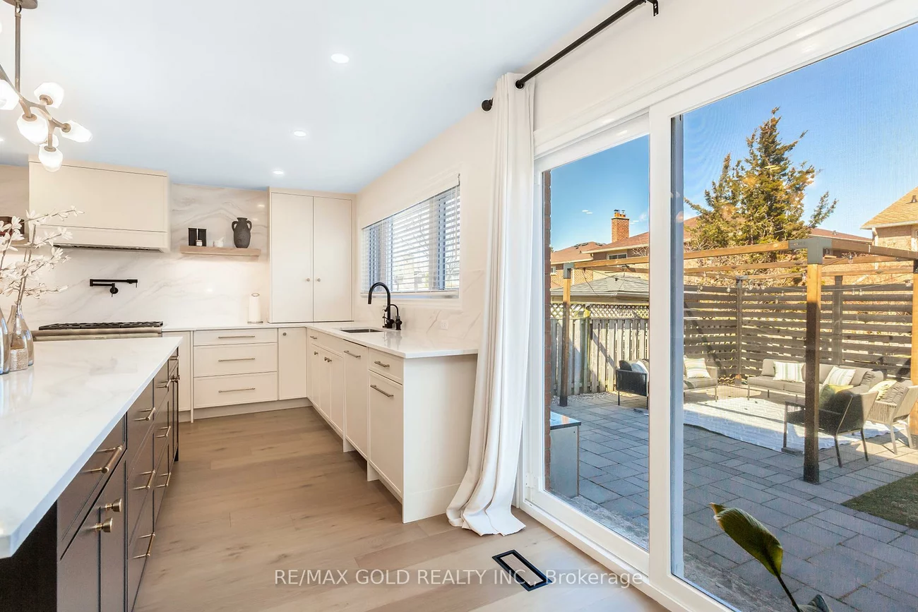 3243, Dovetail, Erin Mills, Mississauga