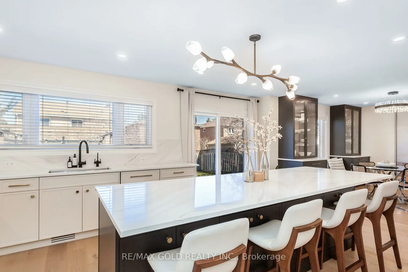 3243, Dovetail, Erin Mills, Mississauga