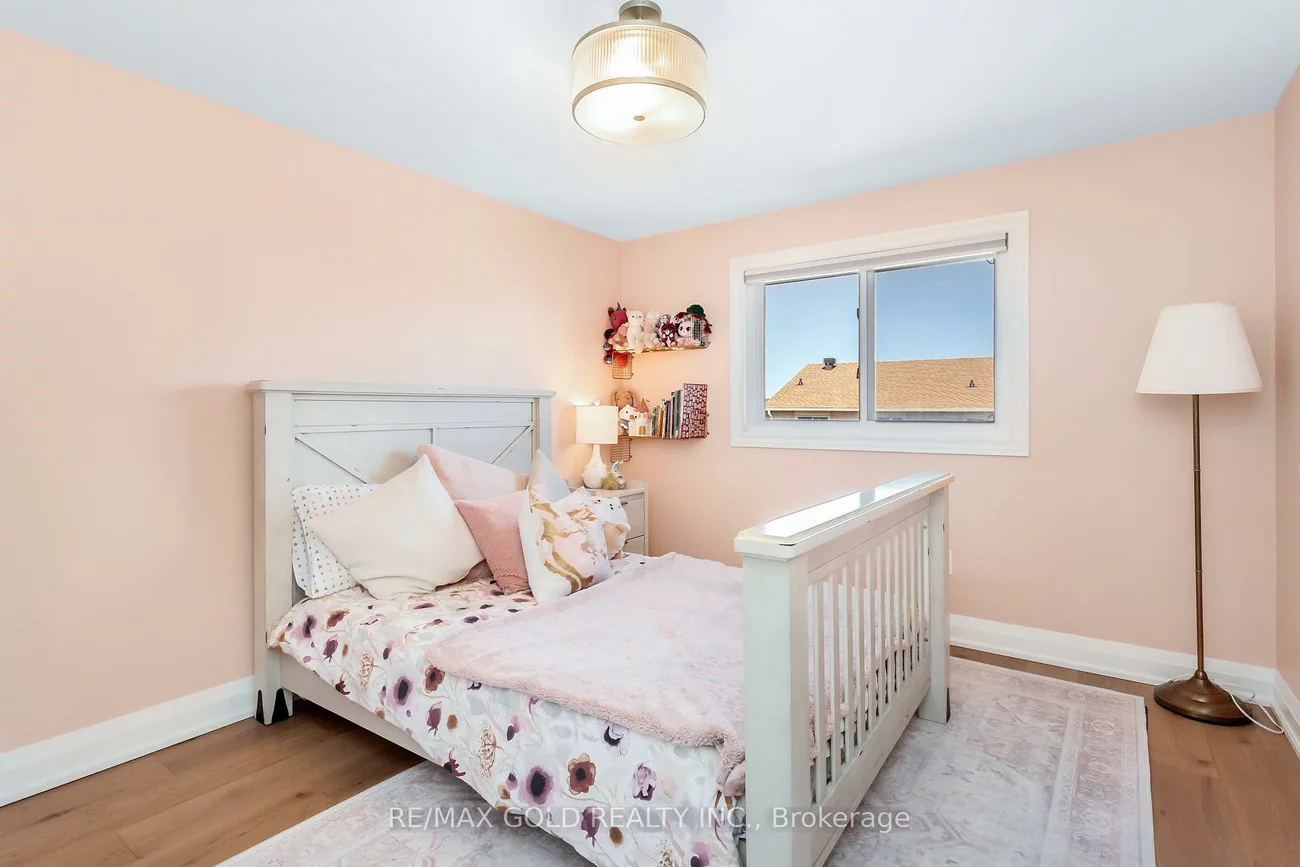 3243, Dovetail, Erin Mills, Mississauga