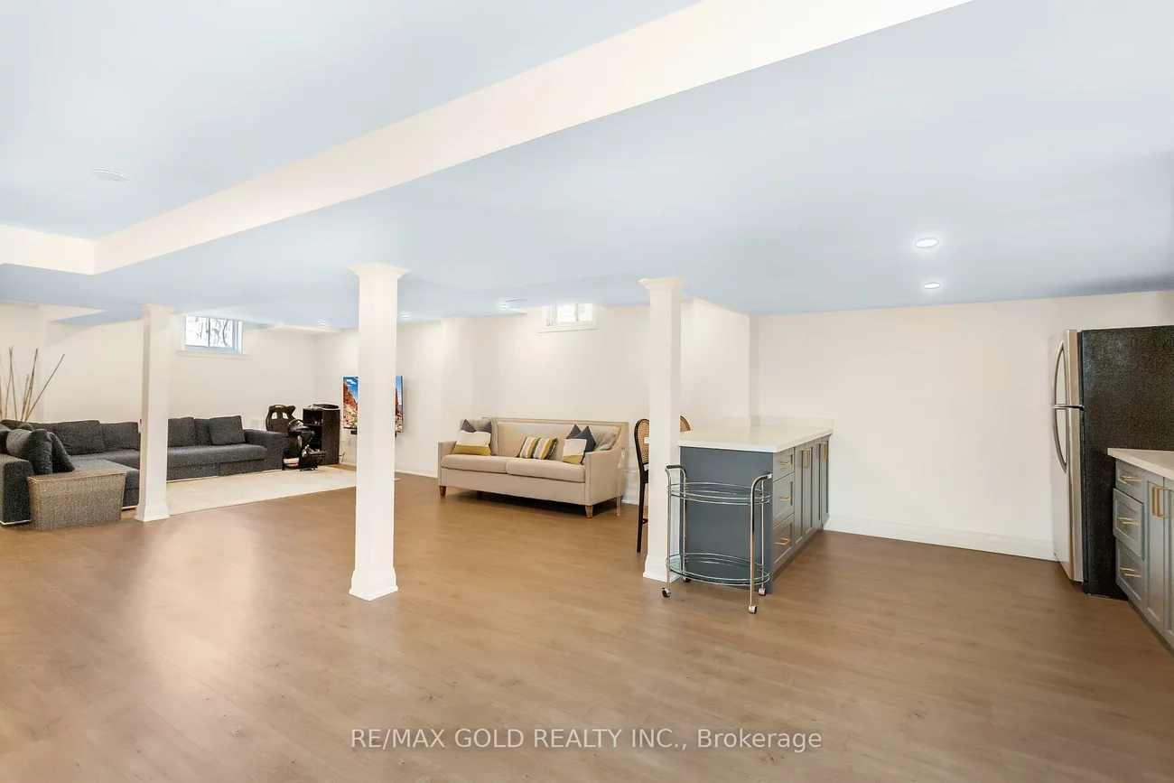 3243, Dovetail, Erin Mills, Mississauga