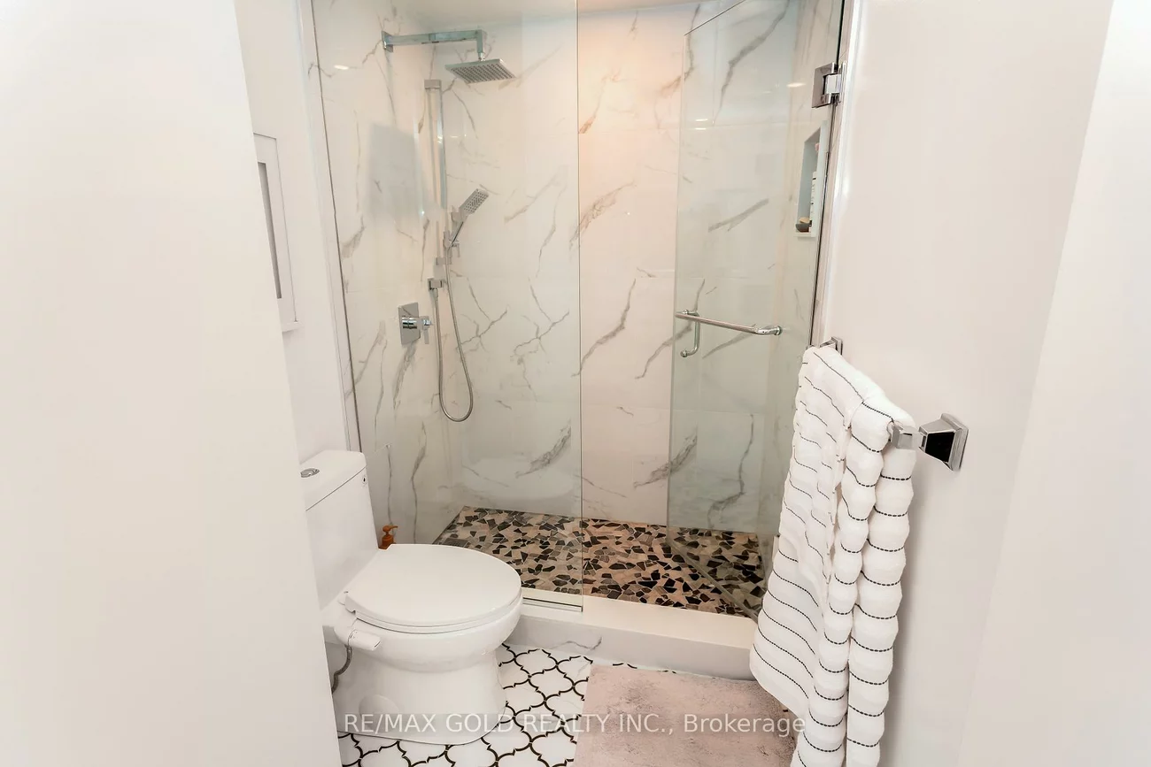 3243, Dovetail, Erin Mills, Mississauga