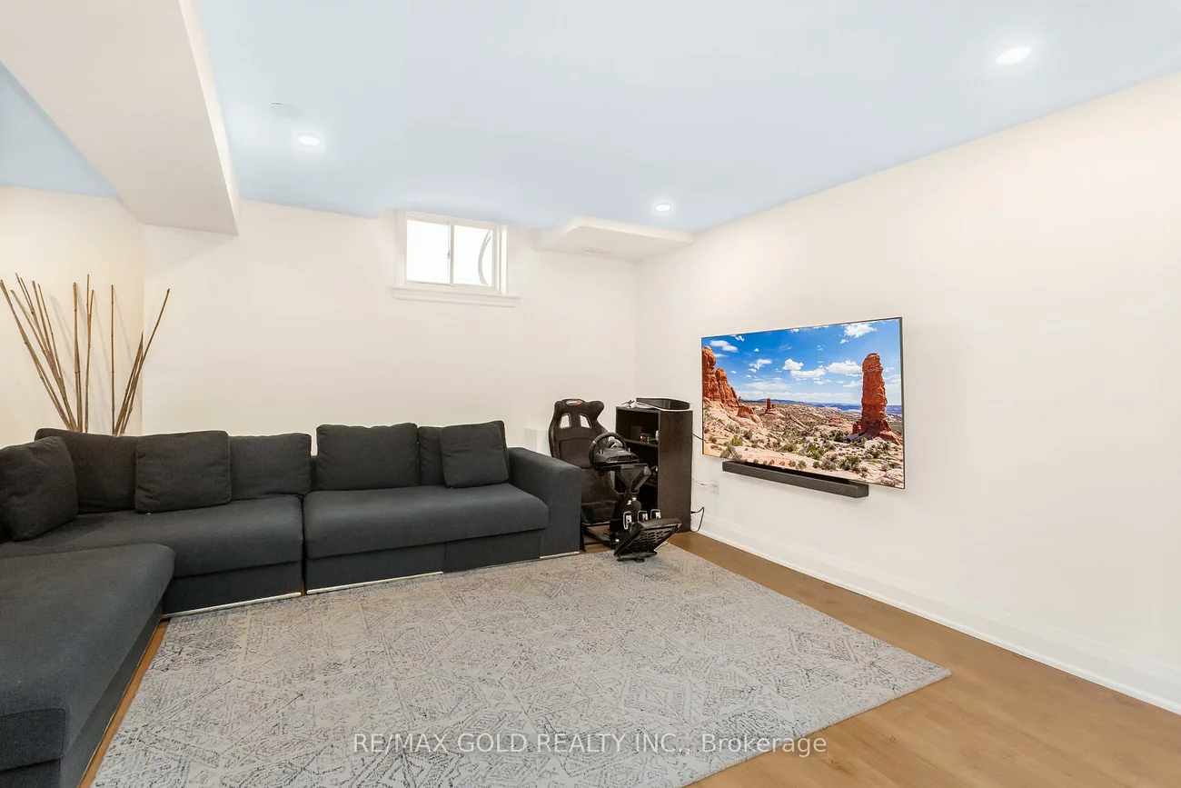 3243, Dovetail, Erin Mills, Mississauga