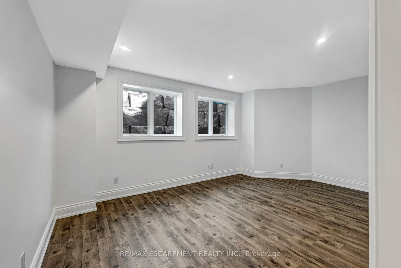 714, Atoka, Lorne Park, Mississauga