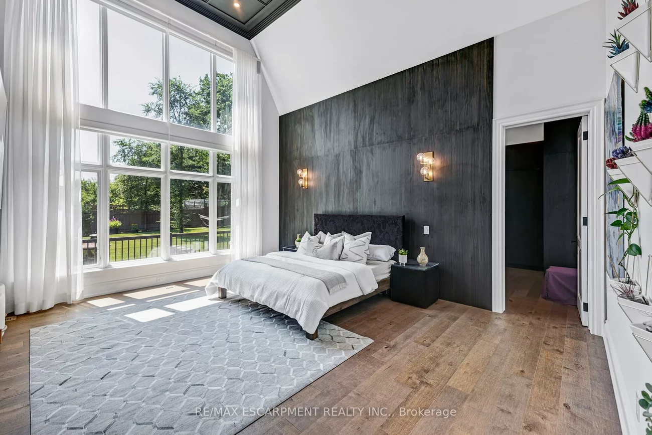 714, Atoka, Lorne Park, Mississauga