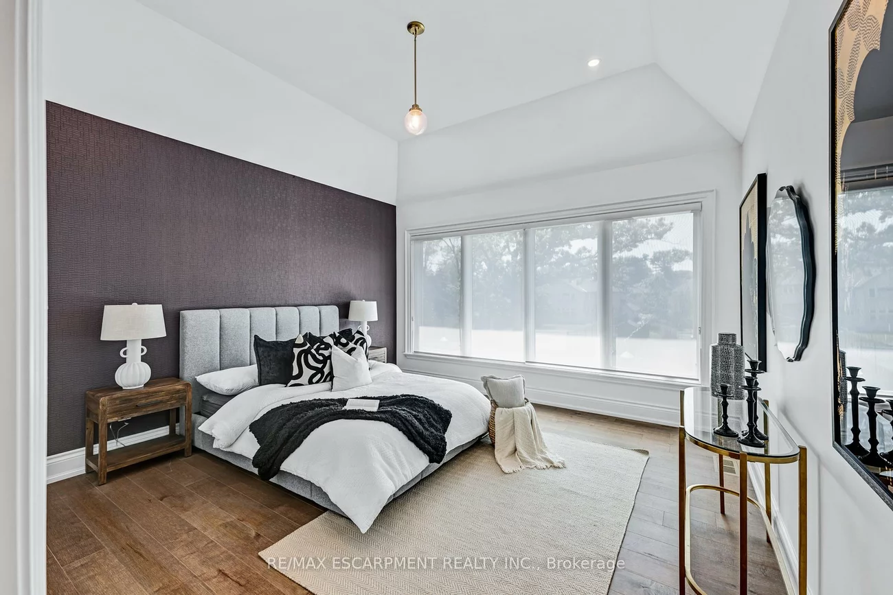 714, Atoka, Lorne Park, Mississauga