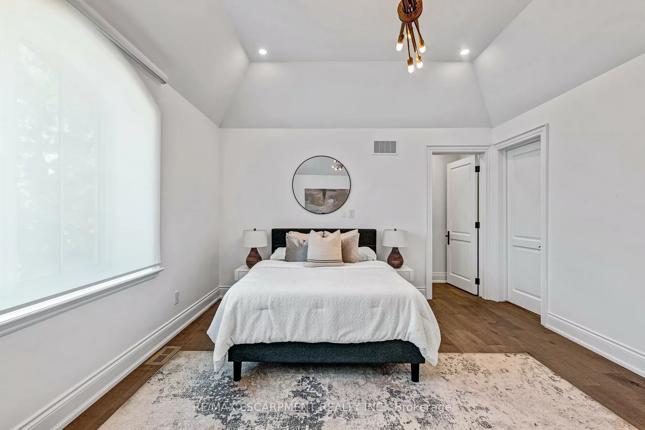 714, Atoka, Lorne Park, Mississauga