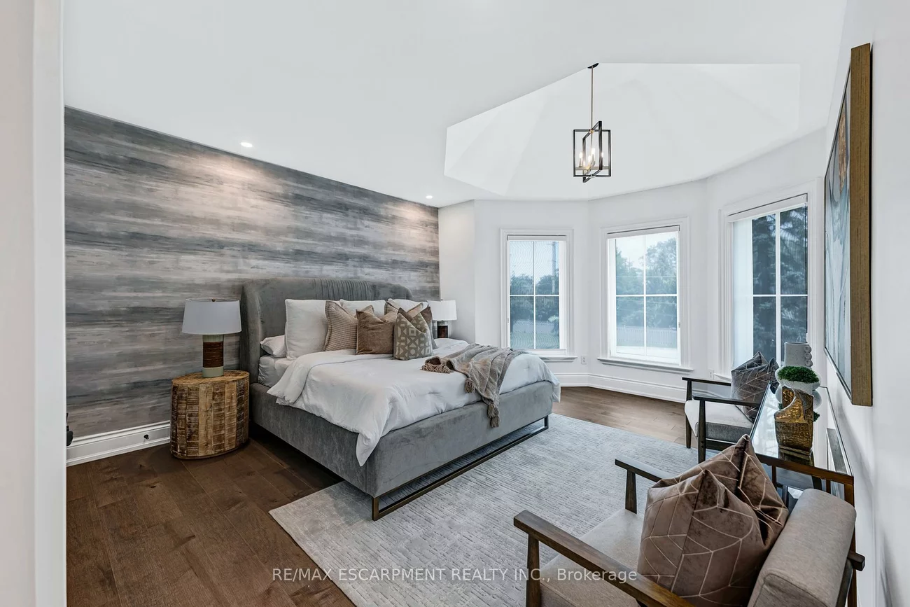 714, Atoka, Lorne Park, Mississauga