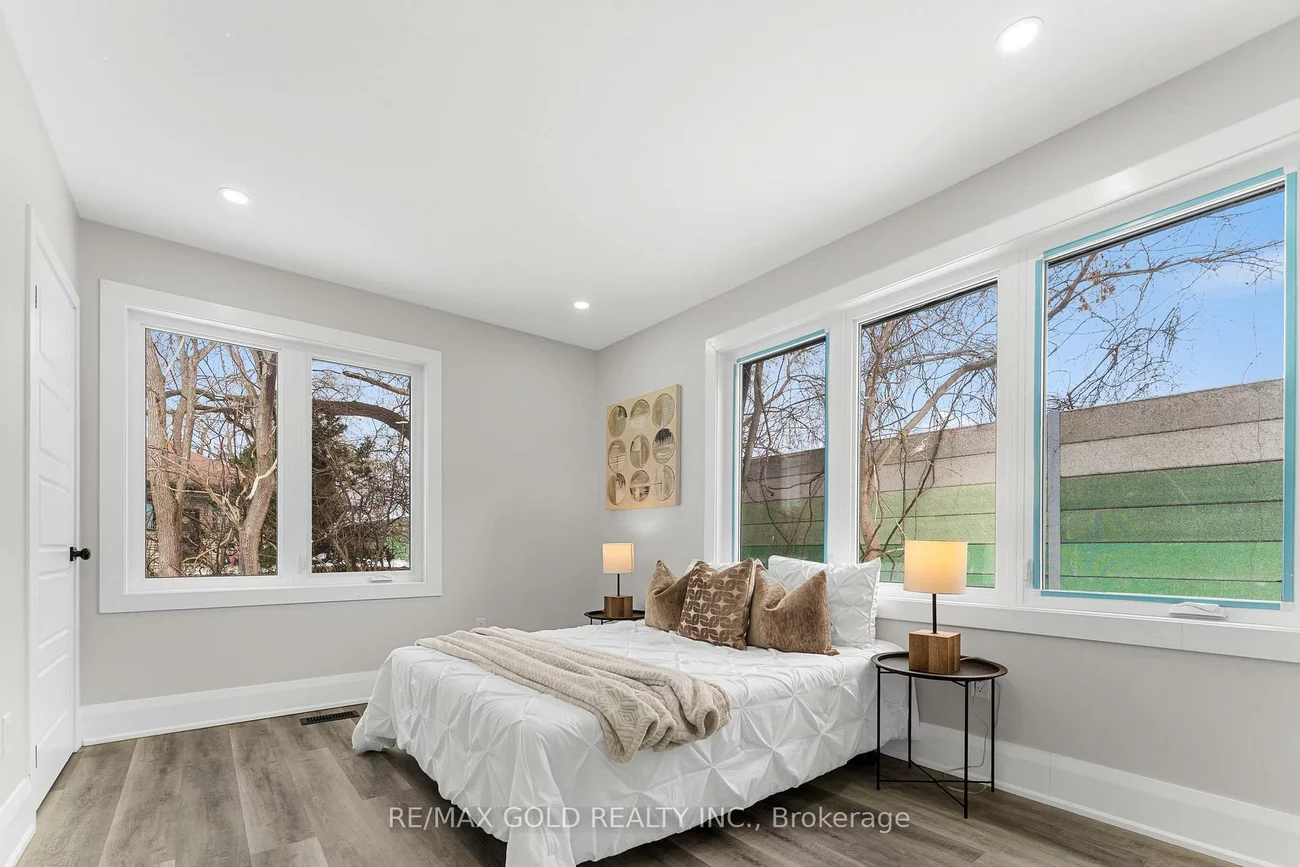 128, Premium, Cooksville, Mississauga