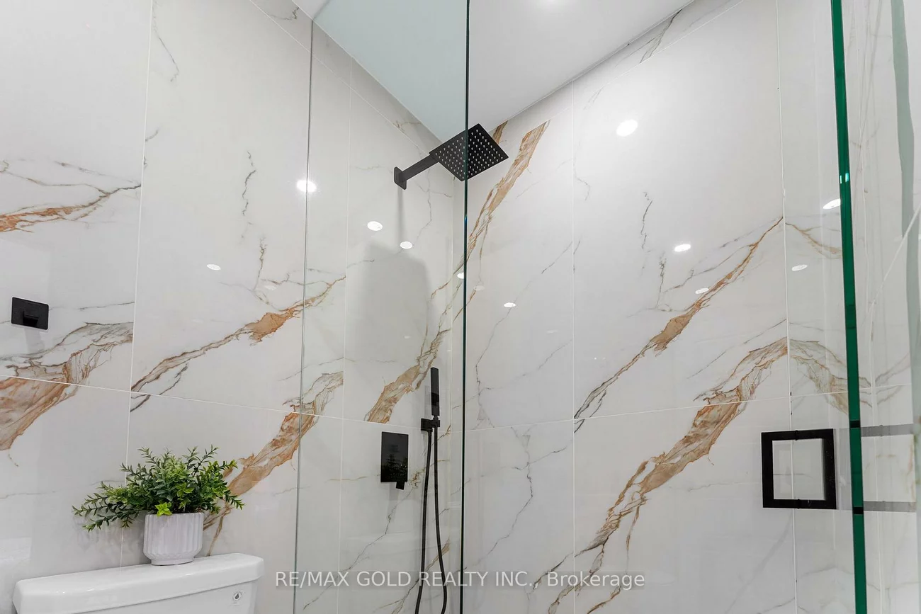 128, Premium, Cooksville, Mississauga