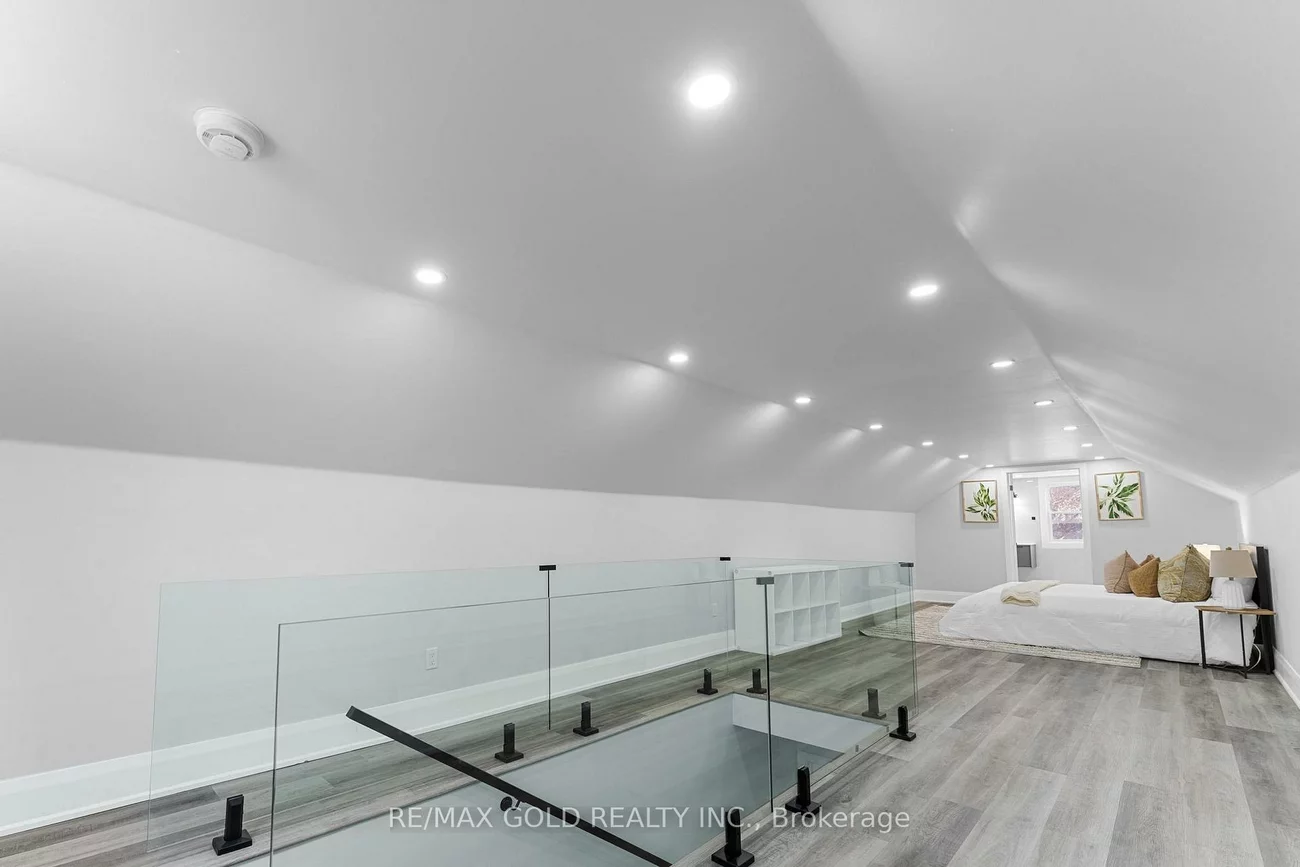 128, Premium, Cooksville, Mississauga