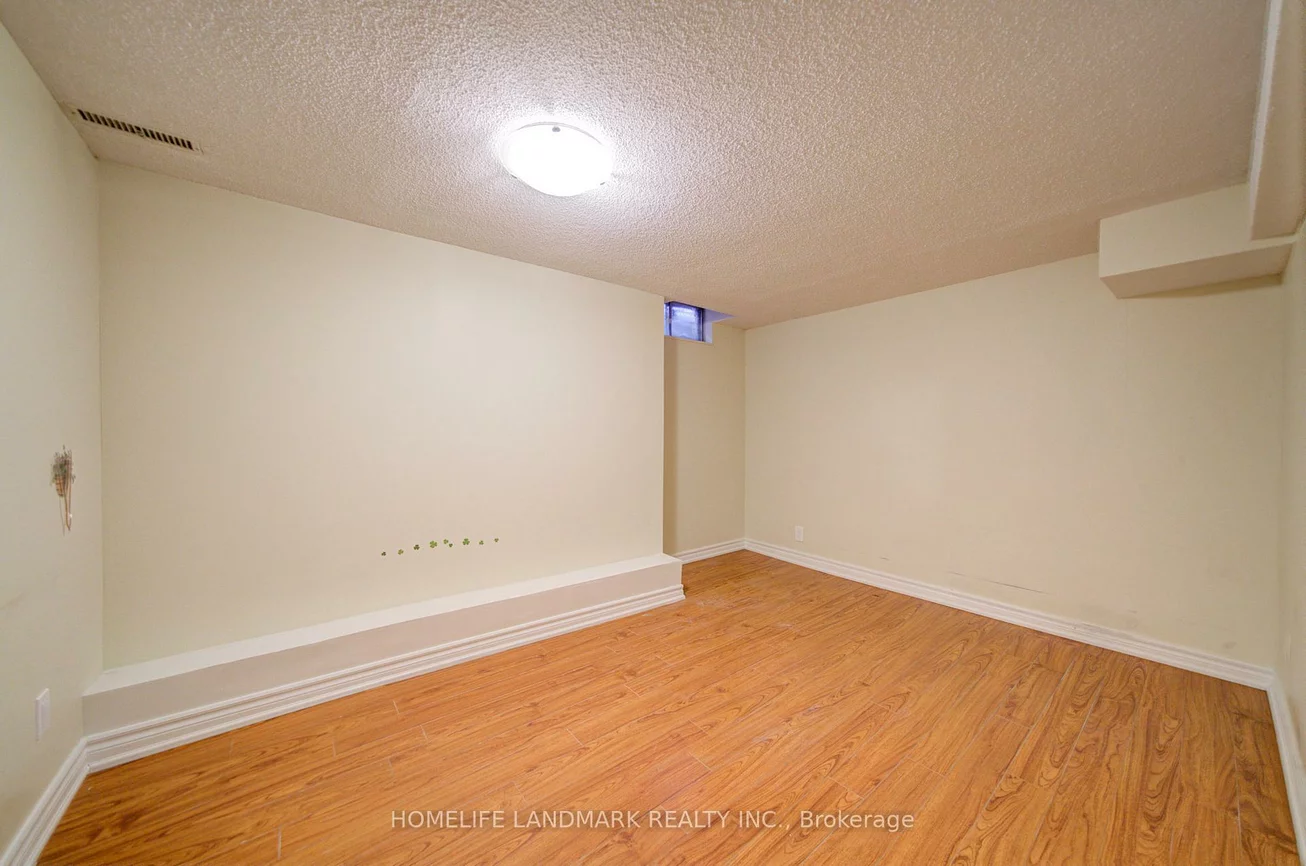 1111, Deer, Creditview, Mississauga