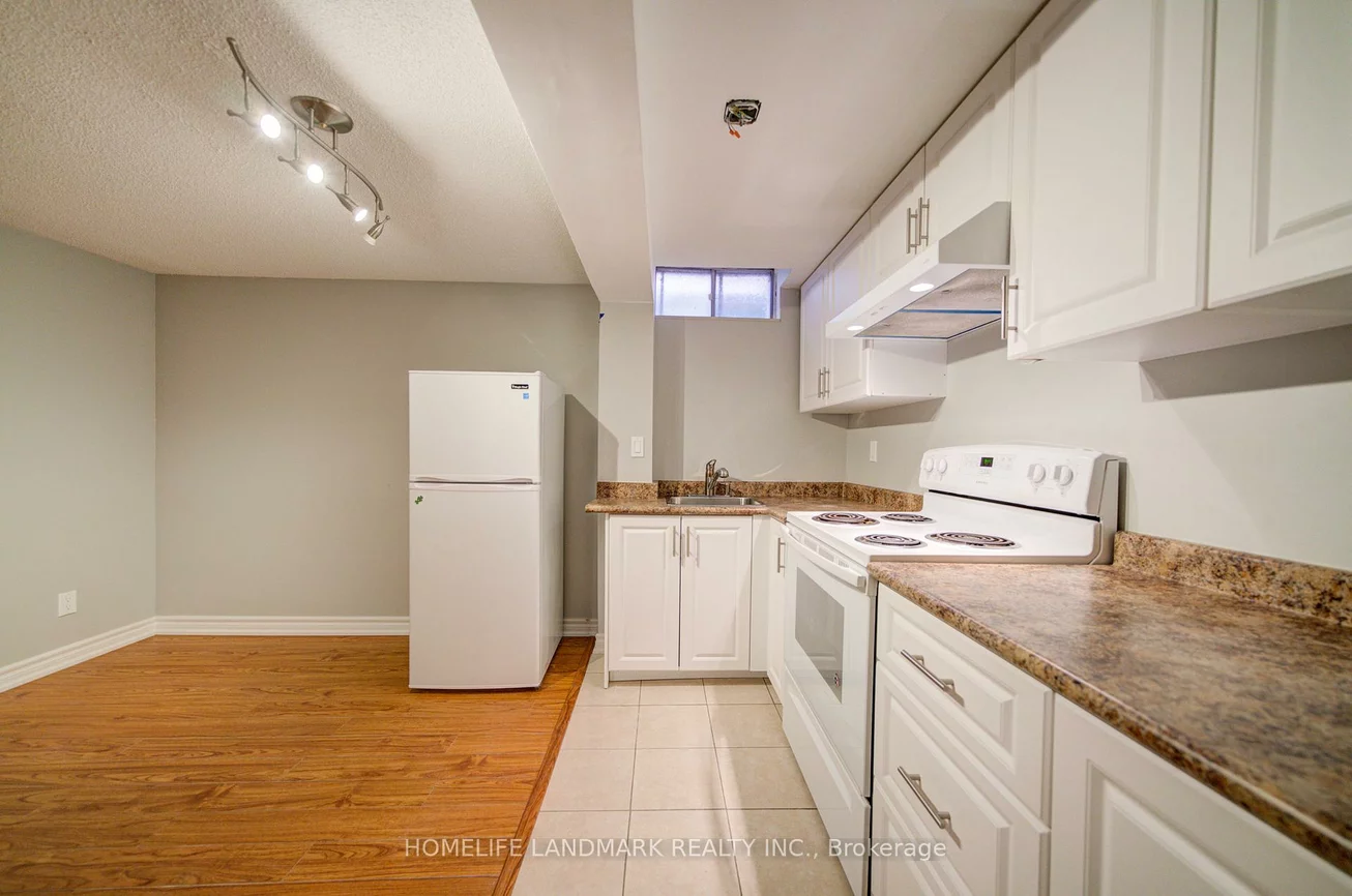 1111, Deer, Creditview, Mississauga