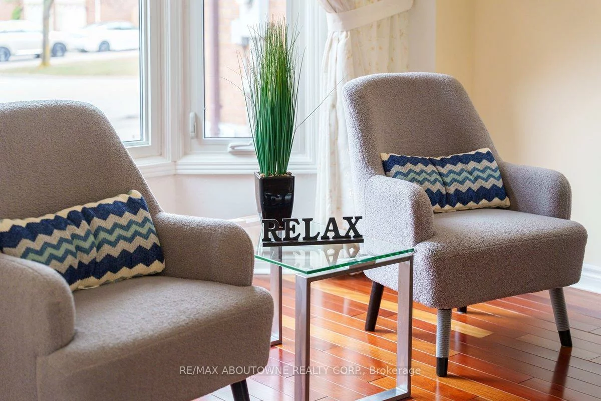 4538, Mayflower, Hurontario, Mississauga