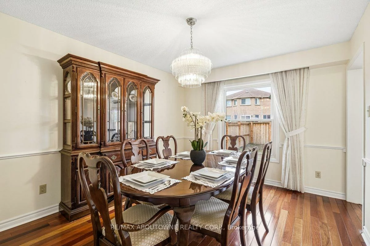 4538, Mayflower, Hurontario, Mississauga