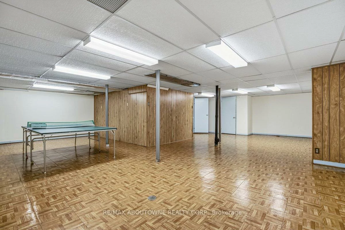 4538, Mayflower, Hurontario, Mississauga