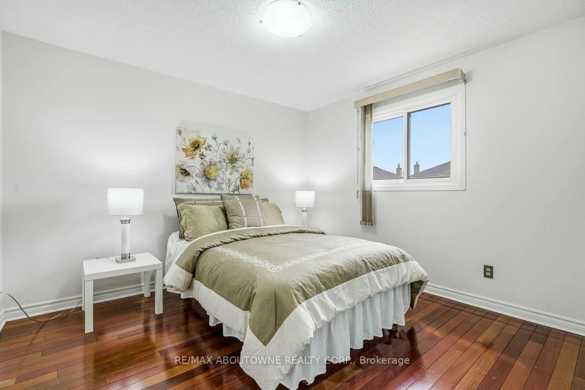 4538, Mayflower, Hurontario, Mississauga