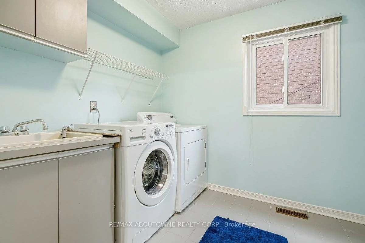 4538, Mayflower, Hurontario, Mississauga