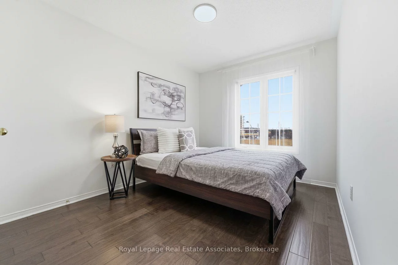 647, Courtney Valley, East Credit, Mississauga