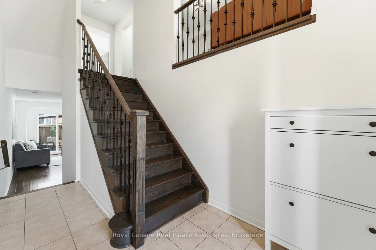 647, Courtney Valley, East Credit, Mississauga