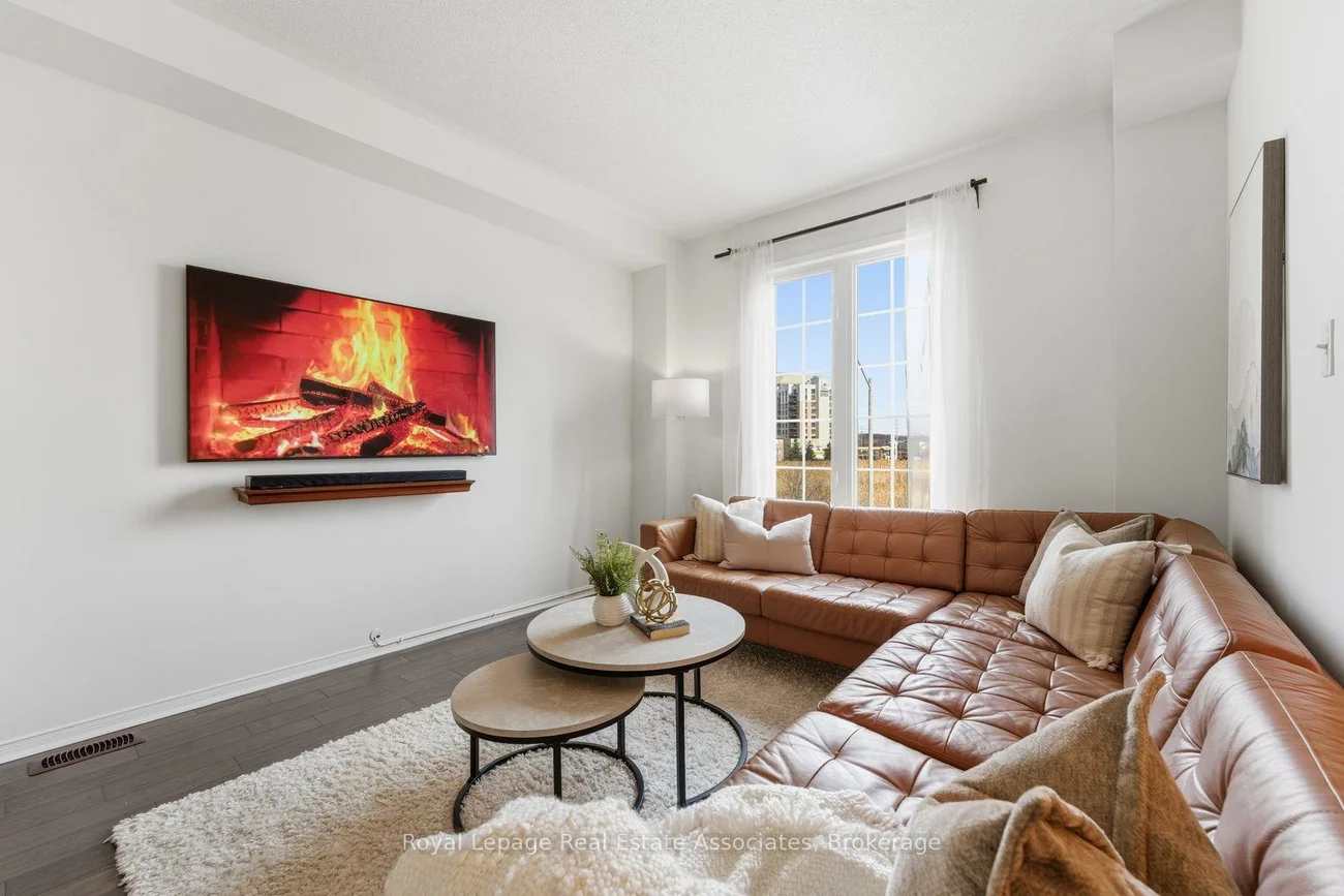 647, Courtney Valley, East Credit, Mississauga