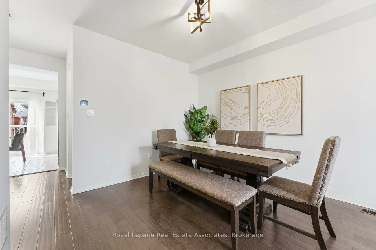 647, Courtney Valley, East Credit, Mississauga