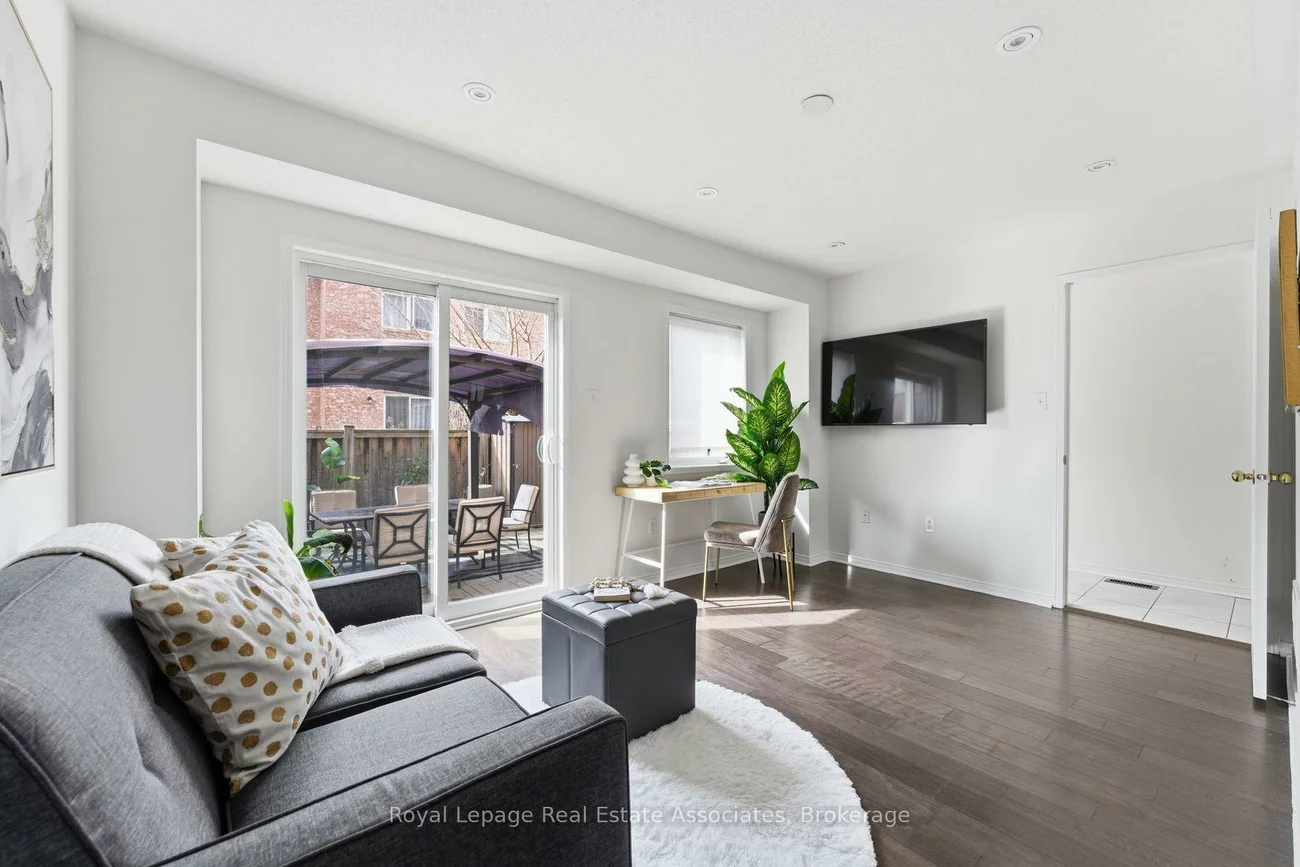 647, Courtney Valley, East Credit, Mississauga