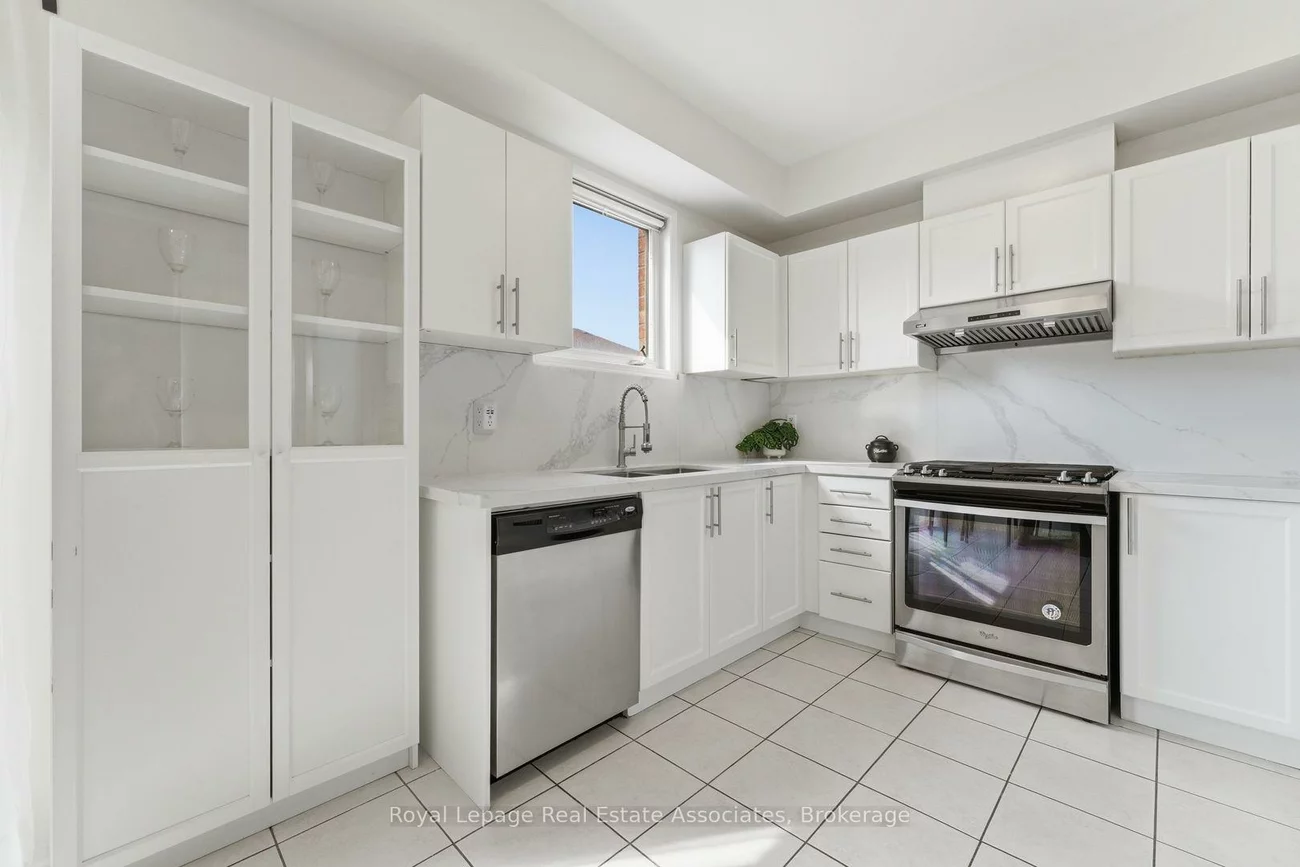 647, Courtney Valley, East Credit, Mississauga