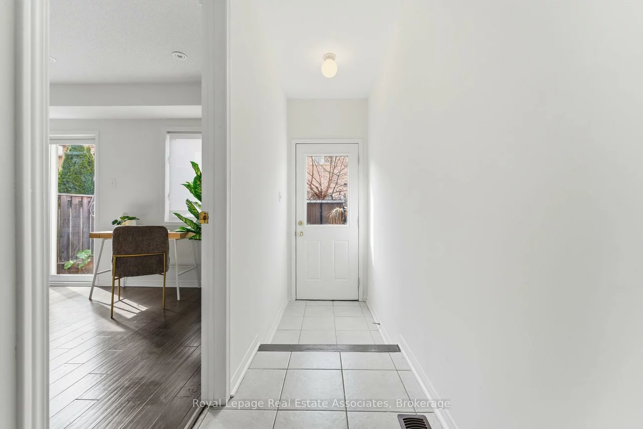 647, Courtney Valley, East Credit, Mississauga