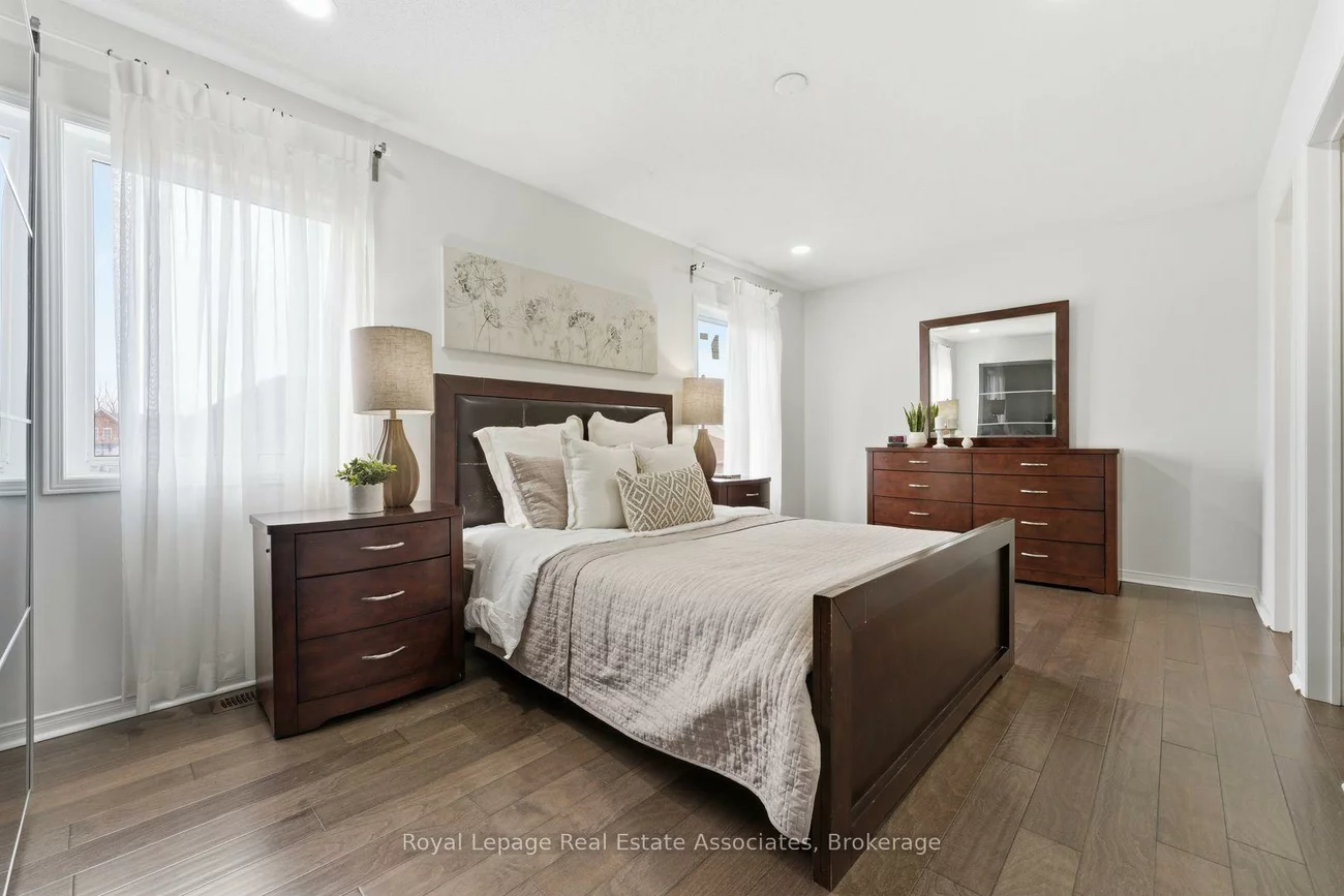 647, Courtney Valley, East Credit, Mississauga