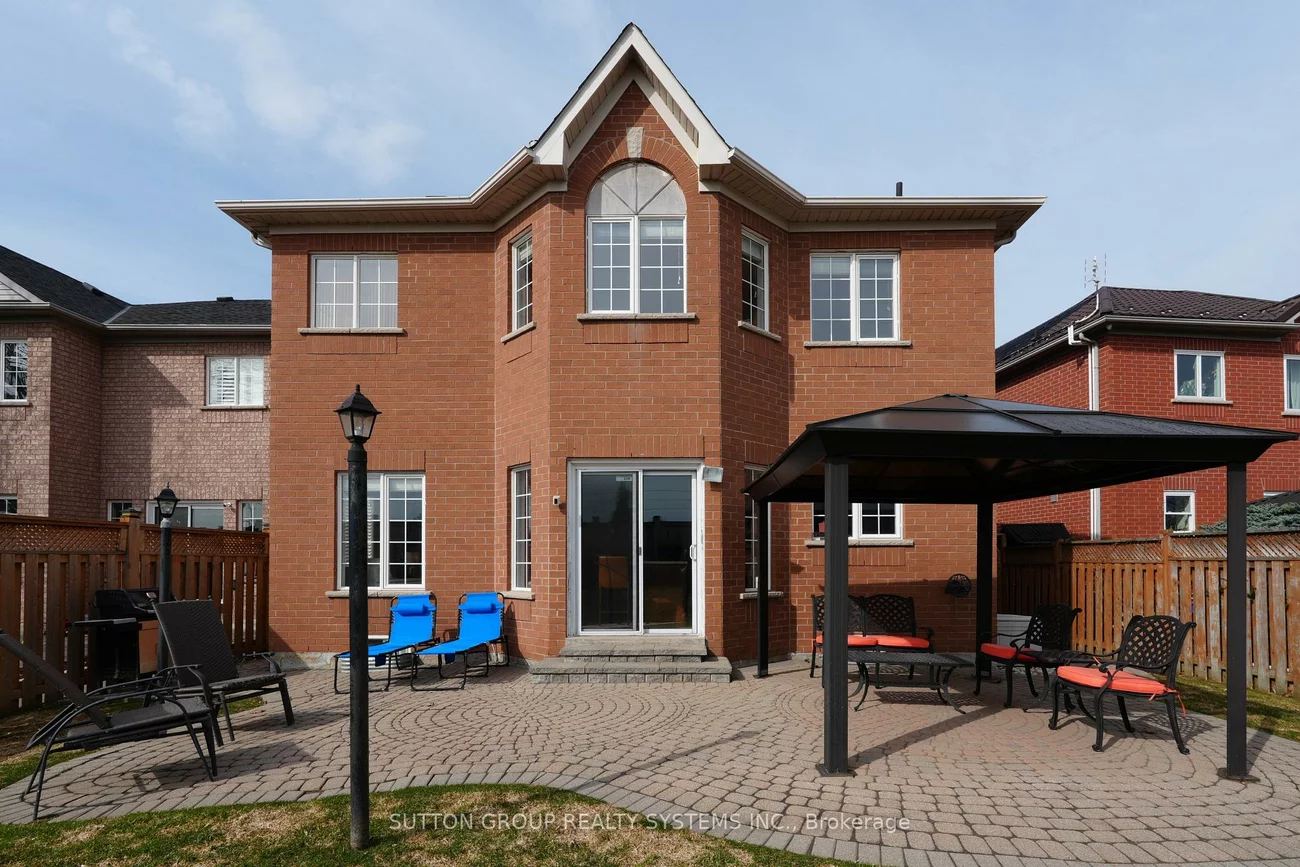 1382, Avon, Meadowvale Village, Mississauga