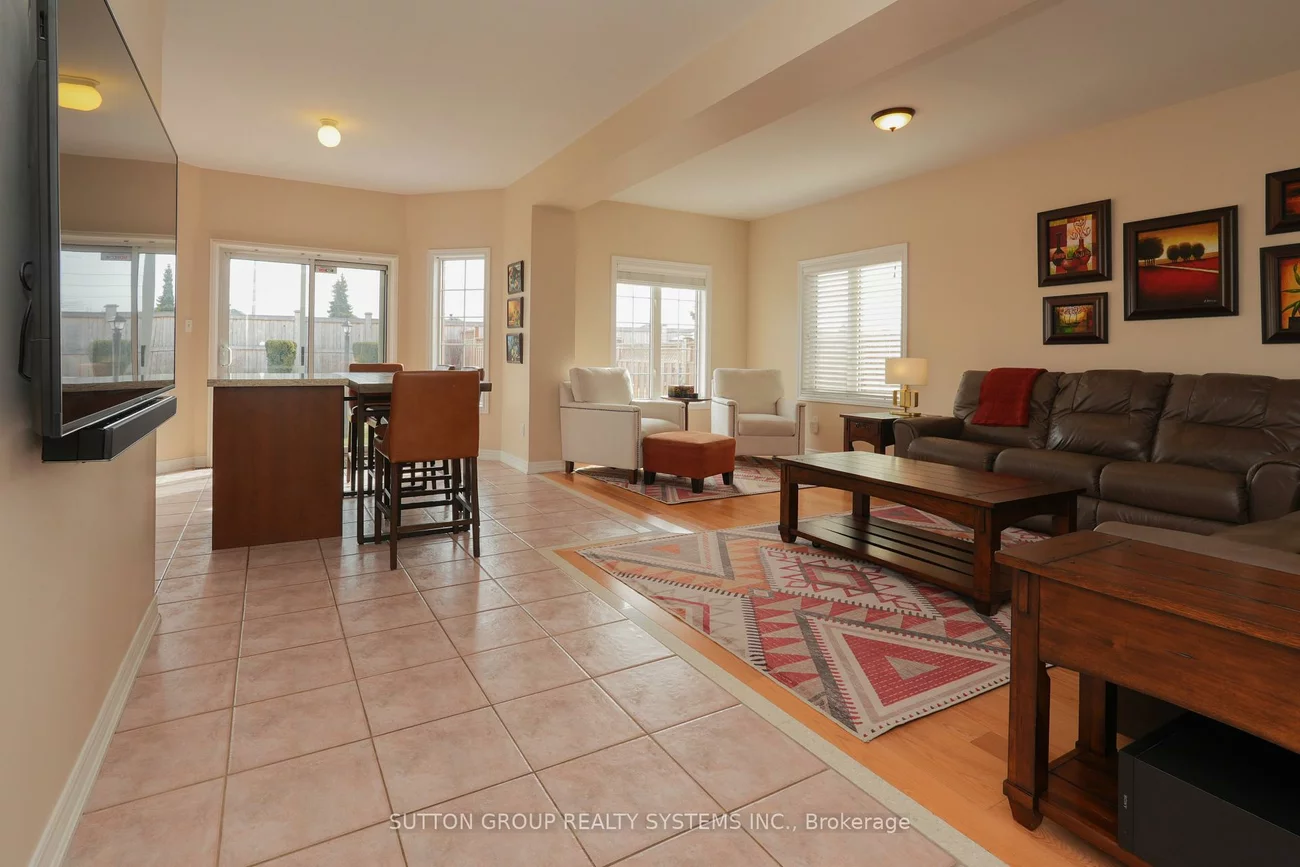 1382, Avon, Meadowvale Village, Mississauga