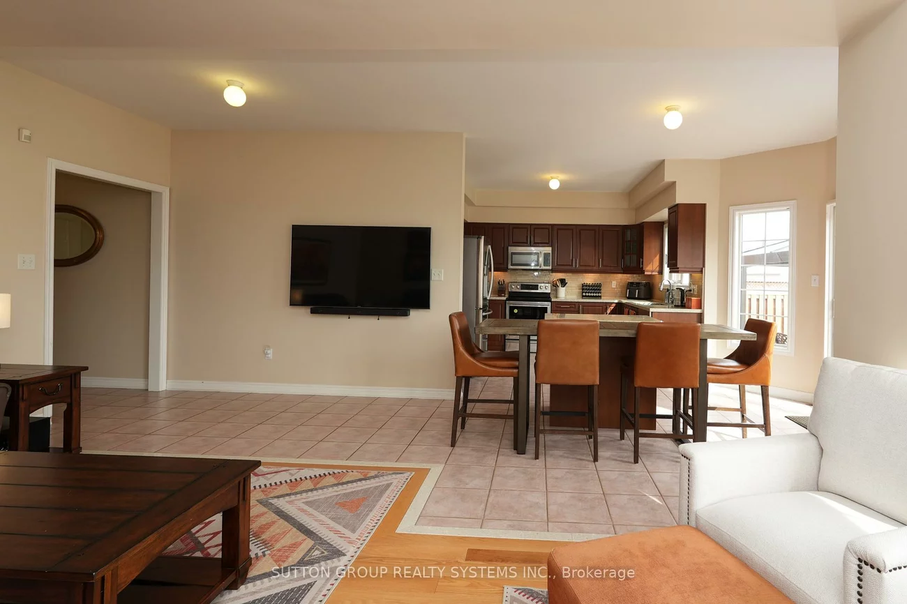 1382, Avon, Meadowvale Village, Mississauga