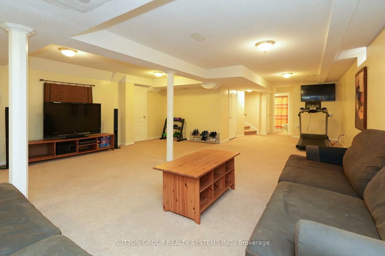 1382, Avon, Meadowvale Village, Mississauga